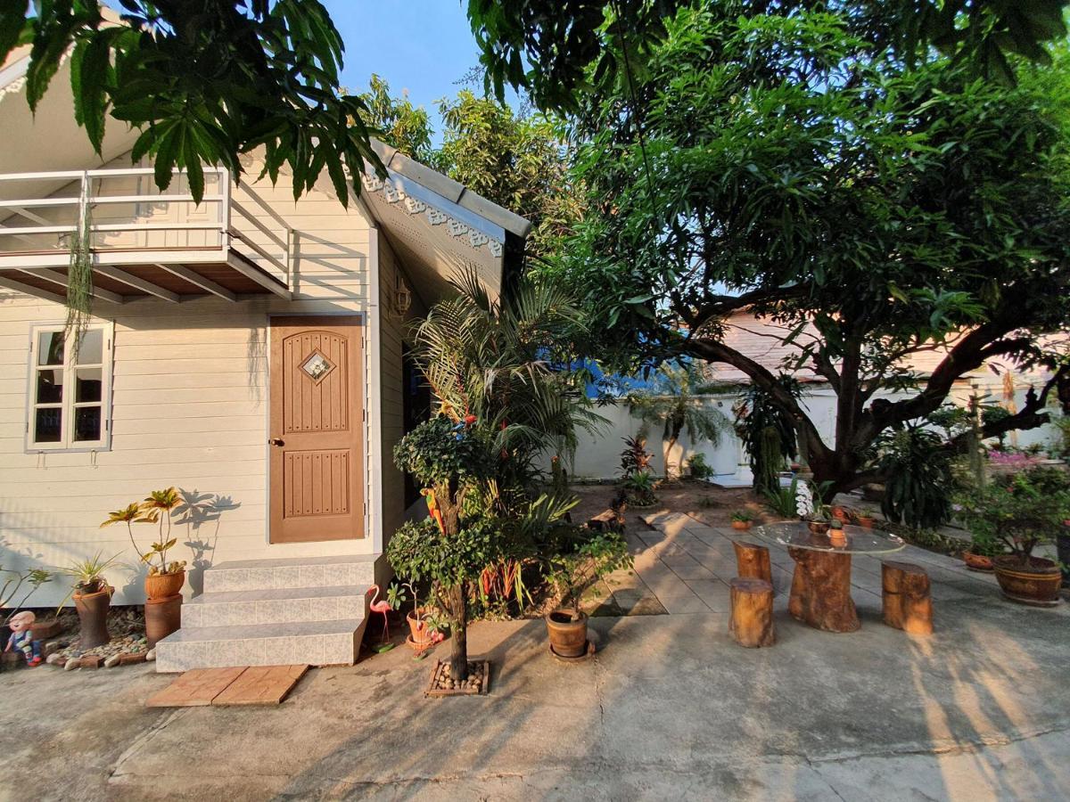 KINN Stay50 Bangkok Bagian luar foto