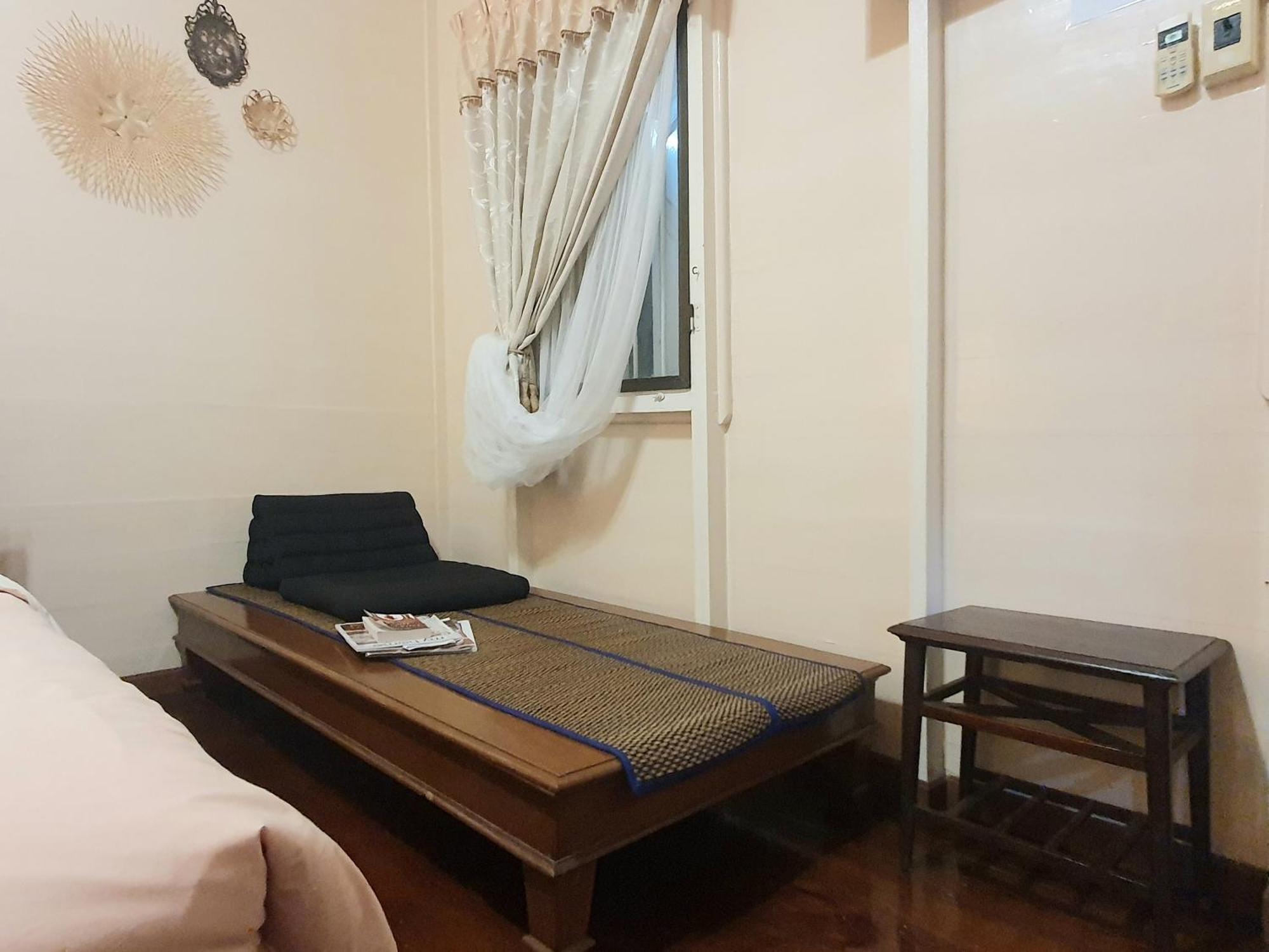 KINN Stay50 Bangkok Bagian luar foto